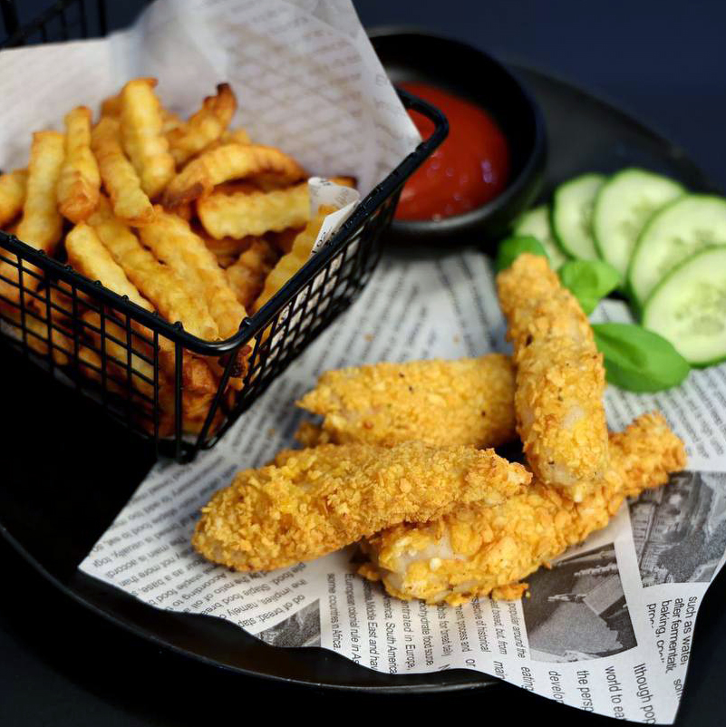 Hausgemachte Hähnchennuggets mit Pommes